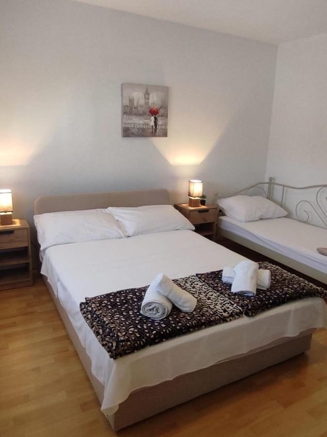 Apartments"Nika" With Private Pool Galovac  Exterior foto