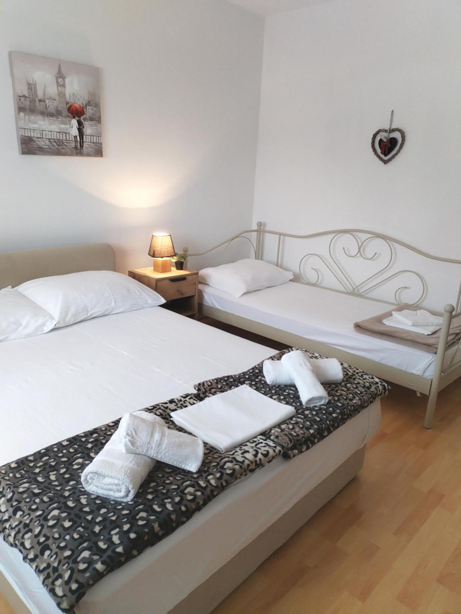 Apartments"Nika" With Private Pool Galovac  Exterior foto